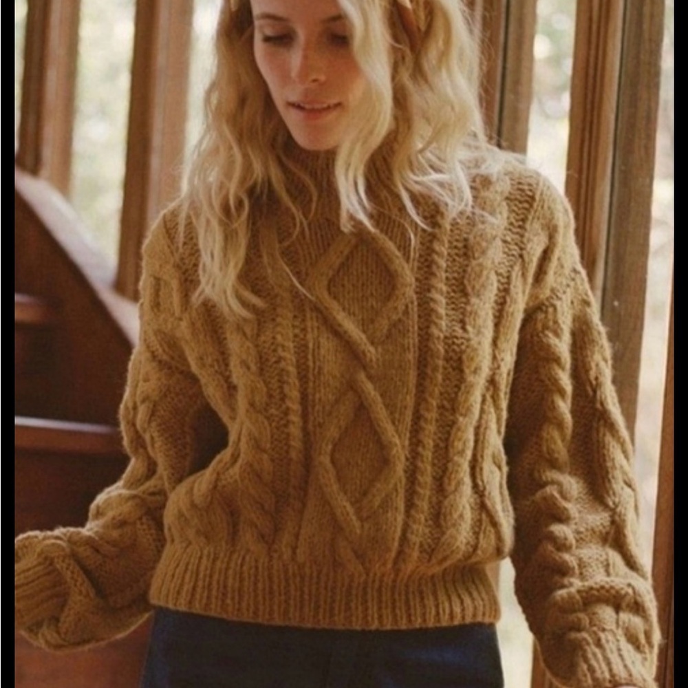 Doen Bee Sweater- Mustard Brown Sweater size L